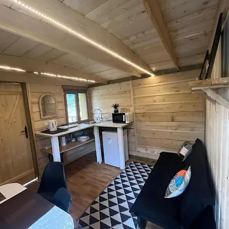 Lodge La De Mercone Melu *